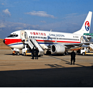 鄂尔多斯伊金霍洛机场空运航空快运业稳步发展的原因是什么？